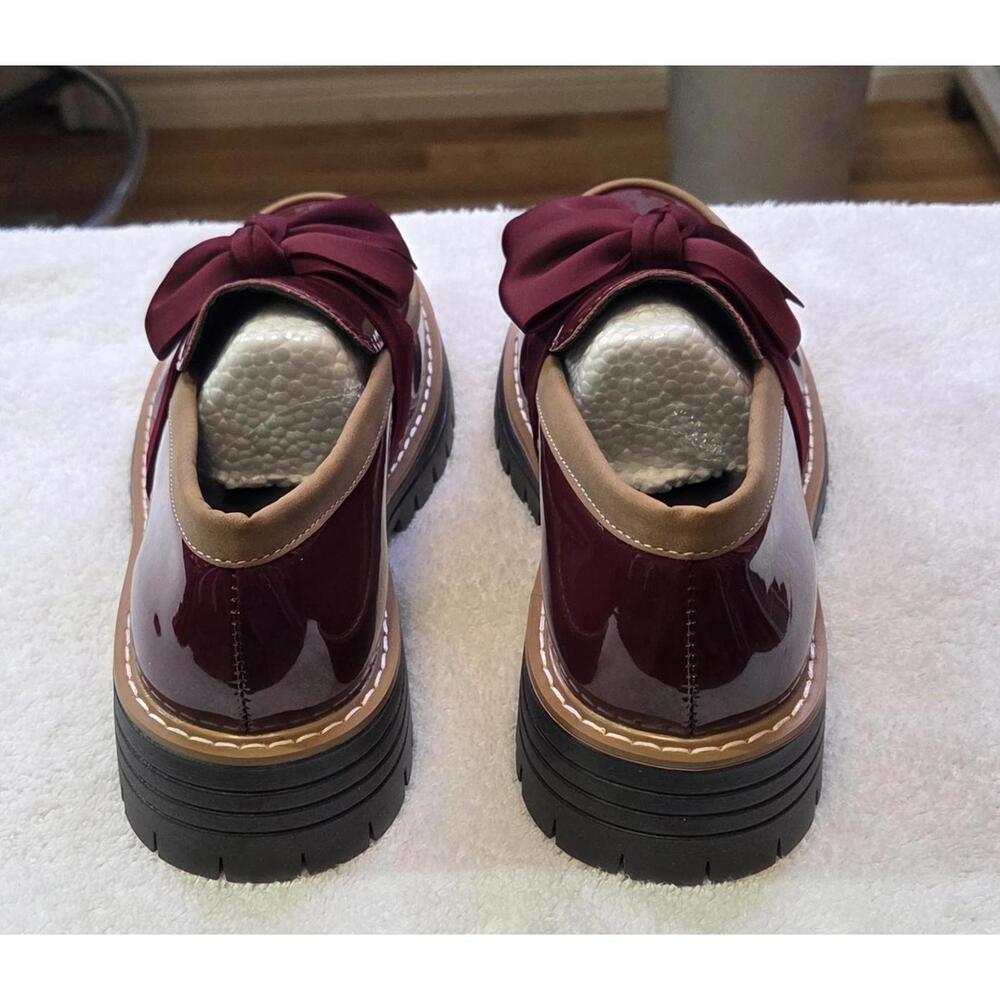 Women's Bow Decor Patent Leather Round Toe Loafers (size 6) - Picture 6 of 8